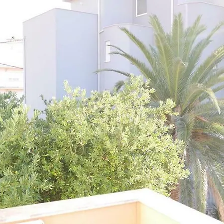 Apartament Modern Red & Blue *
