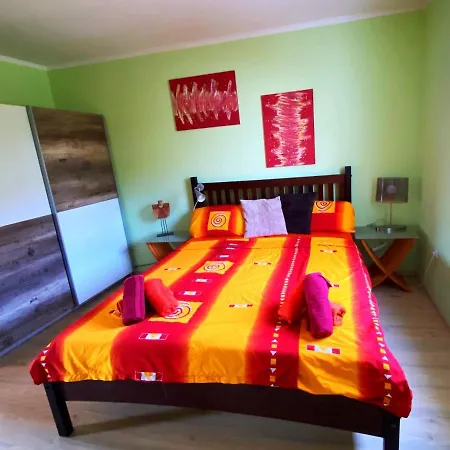Modern Red & Blue Apartamento *